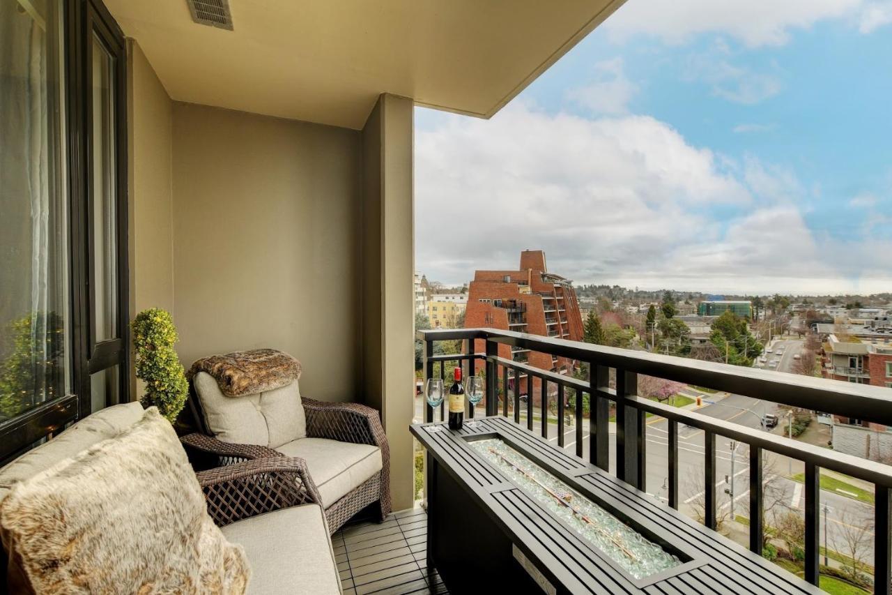 The Astoria Flair Apartment วิกตอเรีย ภายนอก รูปภาพ